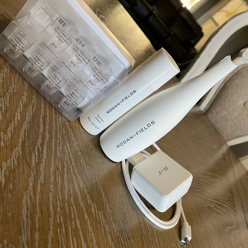 Rodan + Fields Pore Cleansing MD Tool